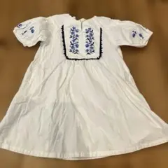 美品　ブルー花柄刺繍ワンピース120のサムネイル