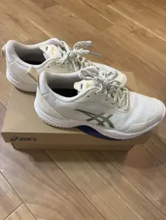 asics レディース スニーカー ホワイトのサムネイル