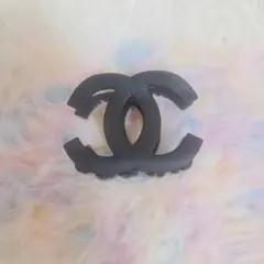新品未使用　ロゴ　ブラック　ヘアクリップ