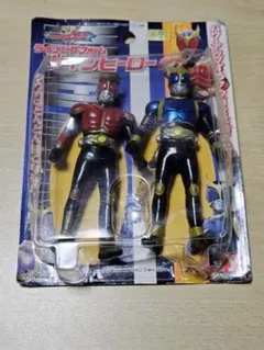 2000年製　仮面ライダークウガ　ライジングフォーム ツインヒーロー 2体セット