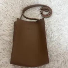 attachant ショルダーバッグ ブラウン