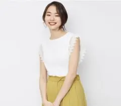 ジーユー　ノースリーブ タンクトップ　レース　フリル　きれいめ　ブラウス