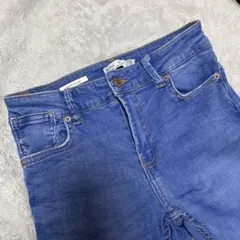 Bershka スキニーデニム ダメージ加工