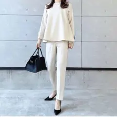 グラマラスガーデン　セレモニーセットアップパンツスーツ　ベージュ　ペプラム　M