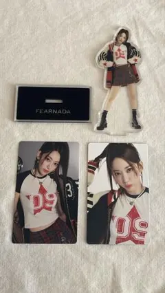 LESSERAFIM サクラ アクスタ+ トレカ(バラ売り可能)