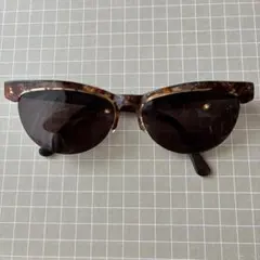 TRUSSARDI ブラウンサングラス ダークレンズのサムネイル