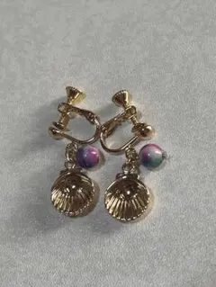 貝殻モチーフ ゴールドイヤリング