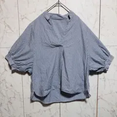 青と白のストライプ Vネックシャツ ブラウス ノーカラー