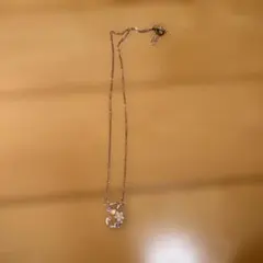 花モチーフ ネックレス クリスタル装飾