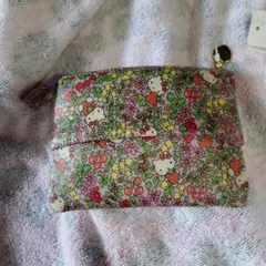 INTERMODE ハローキティ花とイチゴのポーチ