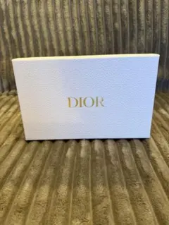 DIOR ギフトボックス リボン付き
