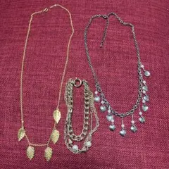 葉っぱとハートのデザイン ネックレス 、ブレスレット３点