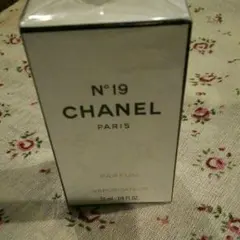 No.19CHANEL シャネル 香水