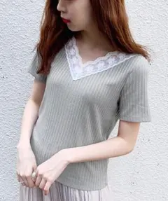 【新品】　アプレジュール　半袖　Ｔシャツ　ライトグレーのサムネイル