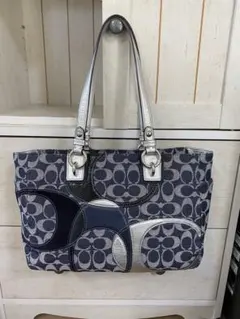 美品　Coach 幾何学模様ショルダーバッグ