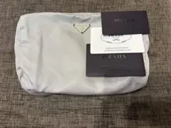 【極美品✨】PRADA プラダ ナイロンポーチ 小物入れ 三角ロゴ カード付きのサムネイル