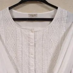 サマンサモスモス　レースとピンタックのブラウス