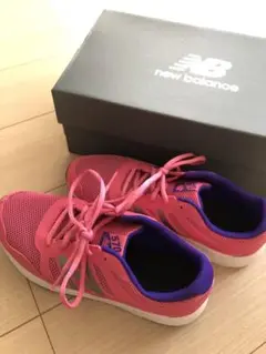 25センチ スニーカー