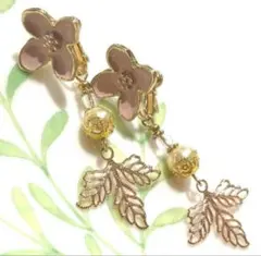 ☆クリスタルクォーツとお花とリーフのイヤリング☆パワーストーン ハンドメイド