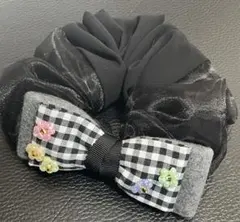 限定1個　チェックフラワーリボンシュシュ