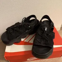 ナイキ　エアマックスココ　ブラック