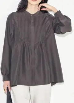 a.v.v ピンタックフレアブラウス　Lサイズ　ダークグレー