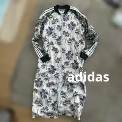 adidas サテンロングワンピース 羽織り 三本線 刺繍 総柄のサムネイル