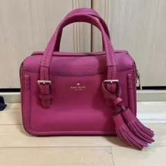 kate spade ピンク タッセル付きハンドバッグ