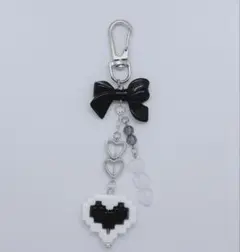 ビーズキーホルダー　ブラックリボン