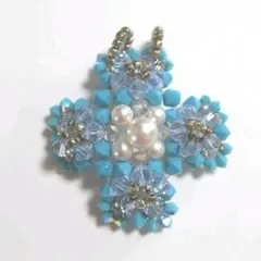 スワロフスキークロスペンダント(ターコイズ)