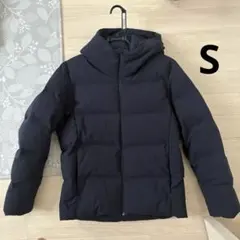 ユニクロ シームレスダウン S ネイビー