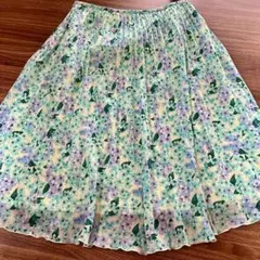 ミッシェルクラン 花柄 プリーツスカート ひざ丈のサムネイル