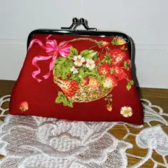 ハンドメイドがま口ポーチ☆苺柄