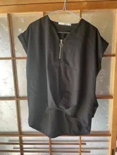 黒 ノースリーブジッパートップス