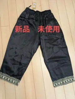 新品未使用　マライカ　刺繍入り　ブラック　ワイドパンツ 　フリーサイズ