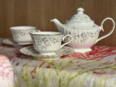 ナルミ花柄ティーポットとカップセット３点
