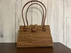 ブラウン編み込みかごバッグ