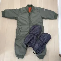 西松屋のオリーブ色ナイロンアウター靴カバー付き