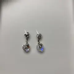 ハート型クリスタルピアス