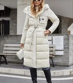 アイボリー フード付きロングダウンコート美品、軽量、防寒