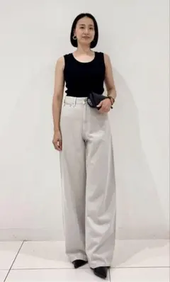 UNIQLO ハイライズワイドジーンズのサムネイル