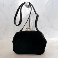 黒いファーがま口ショルダーバッグ