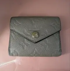 現行LOUIS VUITTON ポルトフォイユ　クレア モノグラム 2つ折り財布