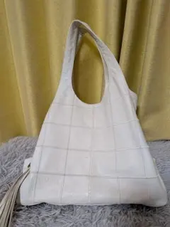 CHANEL ホワイトレザートートバッグ