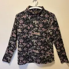 シニアおしゃれ着　DECO 花柄タートルネック長袖トップス