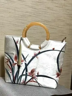 白の刺繍花柄和装用バッグ 竹ハンドル 利休バッグ 礼装バッグ 