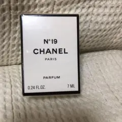 値下げ！CHANEL N°19 PARFUM 7 ML