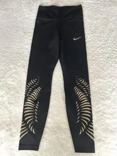 【美品】Nike 黒金葉模様レギンス