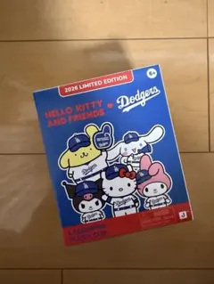 新品未開封】ドジャース ハローキティ 非売品 限定 パーカー MDサイズ