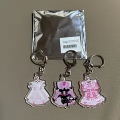 きゅるりんってしてみて アクリルキーホルダー チバゆな - メルカリ